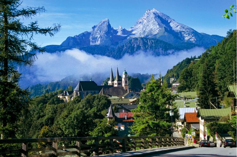 เมืองเบิร์ชเทสกาเดิน